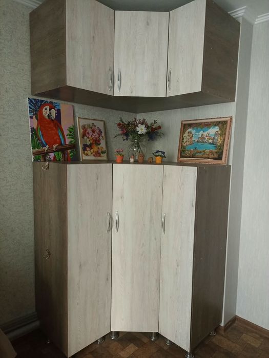 Шкаф угловой, комод