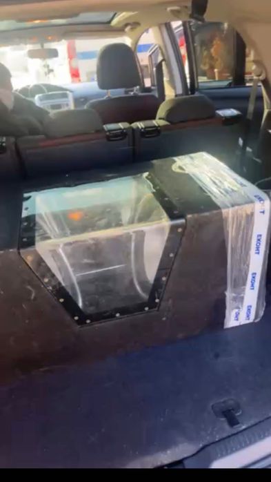 Продавам бас каса 2х12 със стъпало на Alpine