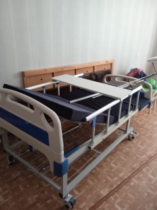 Медициская кровать