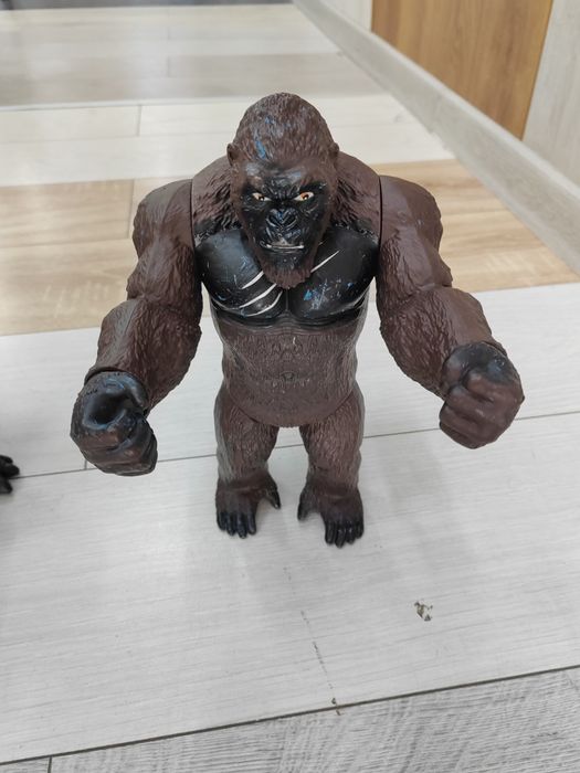 Jucării Godzilla și King Kong
