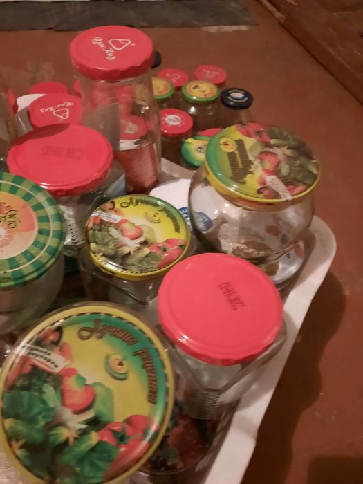 Продам баночки с закруткой.