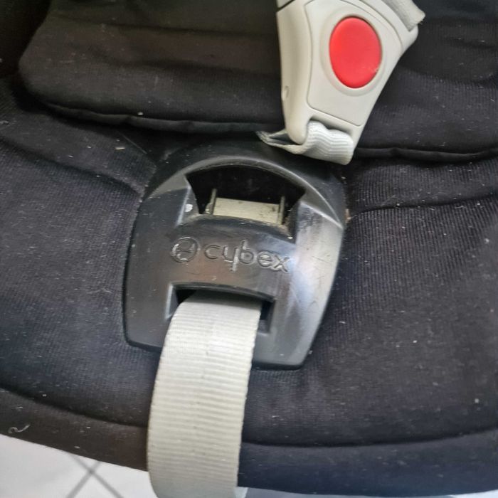 Scoica Cybex Aton 5, sistem Isofix, adaptori si pelerina ploaie