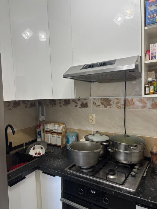 Продам 3 комн .В районе Жанара.