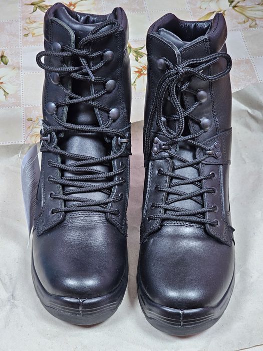 Кожени кубинки водоустойчиви чисто нови 42 номер летни