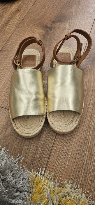 USA designer's Tory Burch спадрили /  сандали