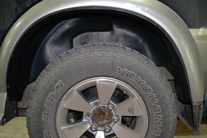 подкрылки Mitsubishi Pajero