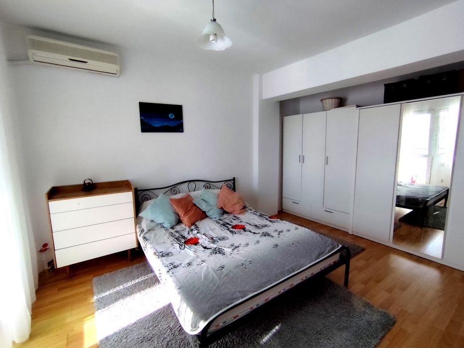 Închiriez apartament
