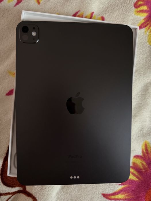 Продаю срочно iPad Pro 512