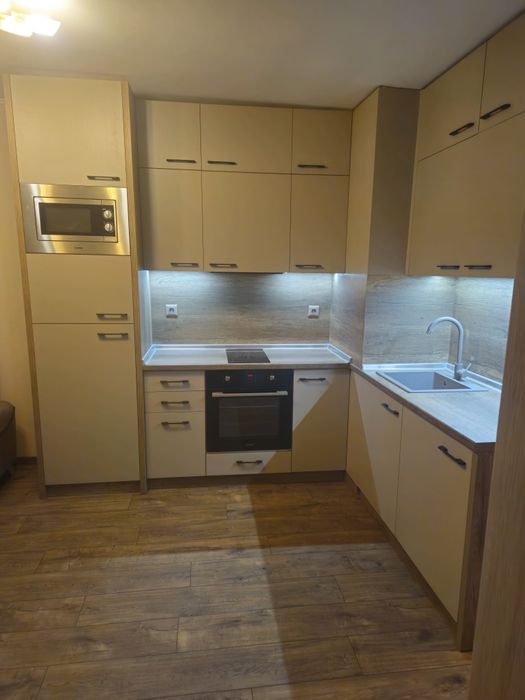 Дава се под наем Тристаен апартамент в Сливен, Българка - 70 кв.м за 331.5 € - Снимка #9