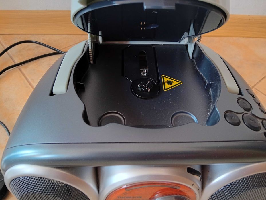 Thomson MP3 с 4 CD чейнджър