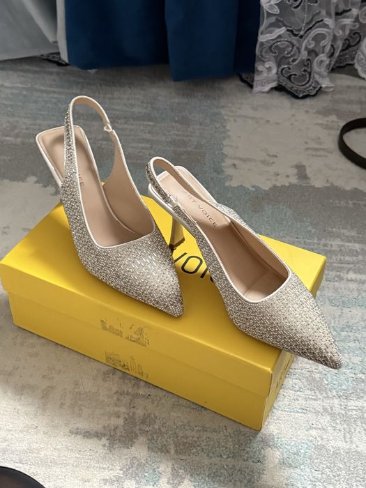 Продам туфельки новые