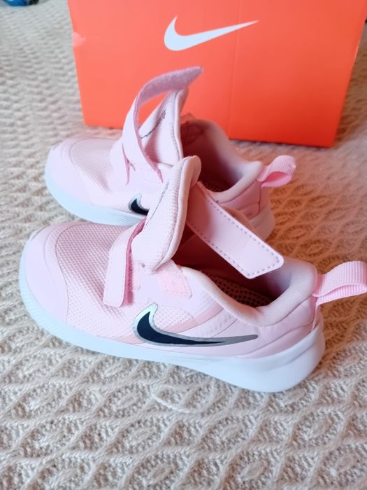 Маратонки Адидас Найк