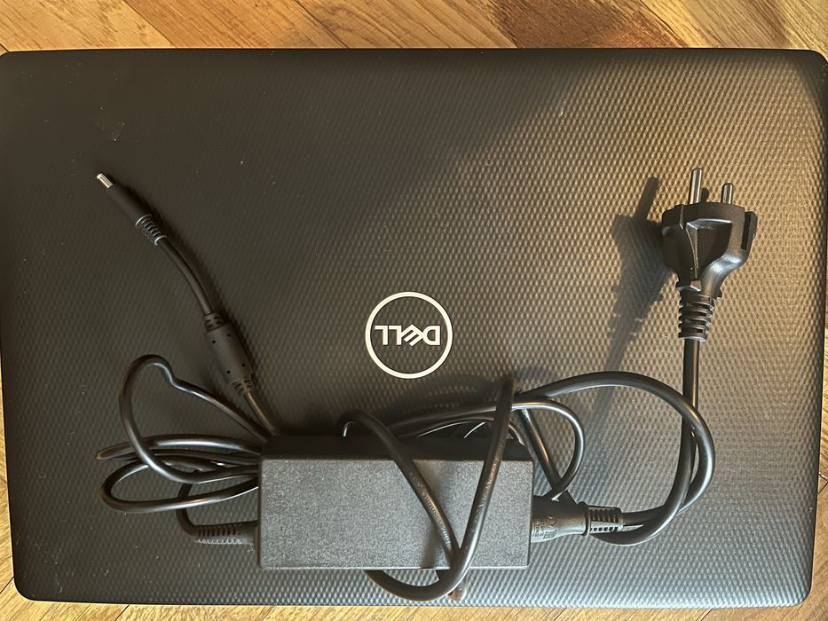 Laptop Dell Inspiration 3581/ Windows 10/ HDD 1 TB/ placa AMD Radeon