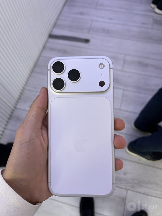 Iphone 17pro max silver