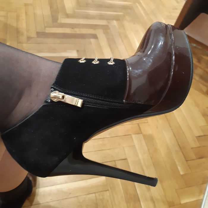 Боти, официални обувки на ток