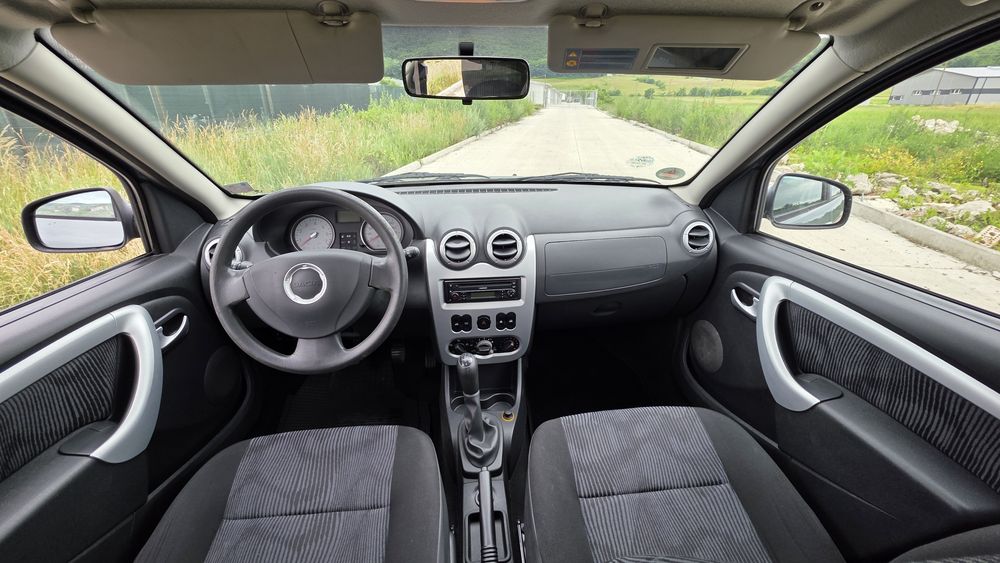 Dacia Sandero Laureate 1.6 benzină 132000km model export