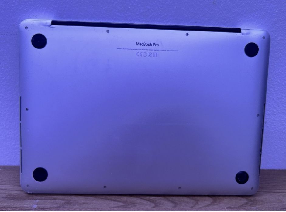 Vand macbook urgent