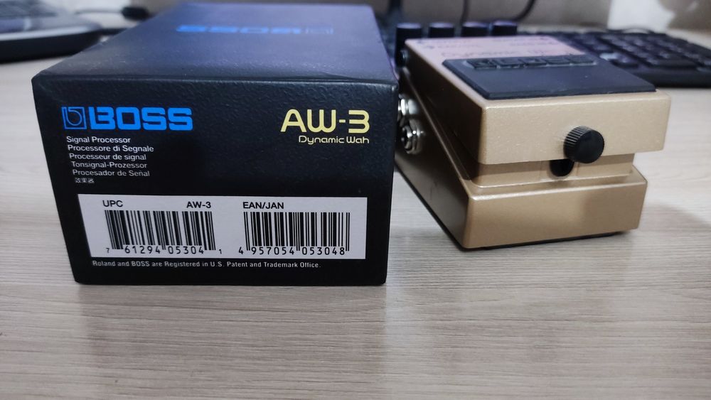 Педаль BOSS AW-3