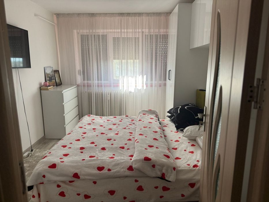Vând apartament decomandat Valea roșie  etaj 10