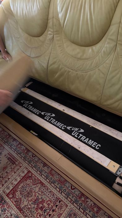 Продам диван кожаный