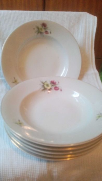 Ретро 12 бр.чинии за хран.--1965г нови Китка Н. пазар--чаши за сладол.