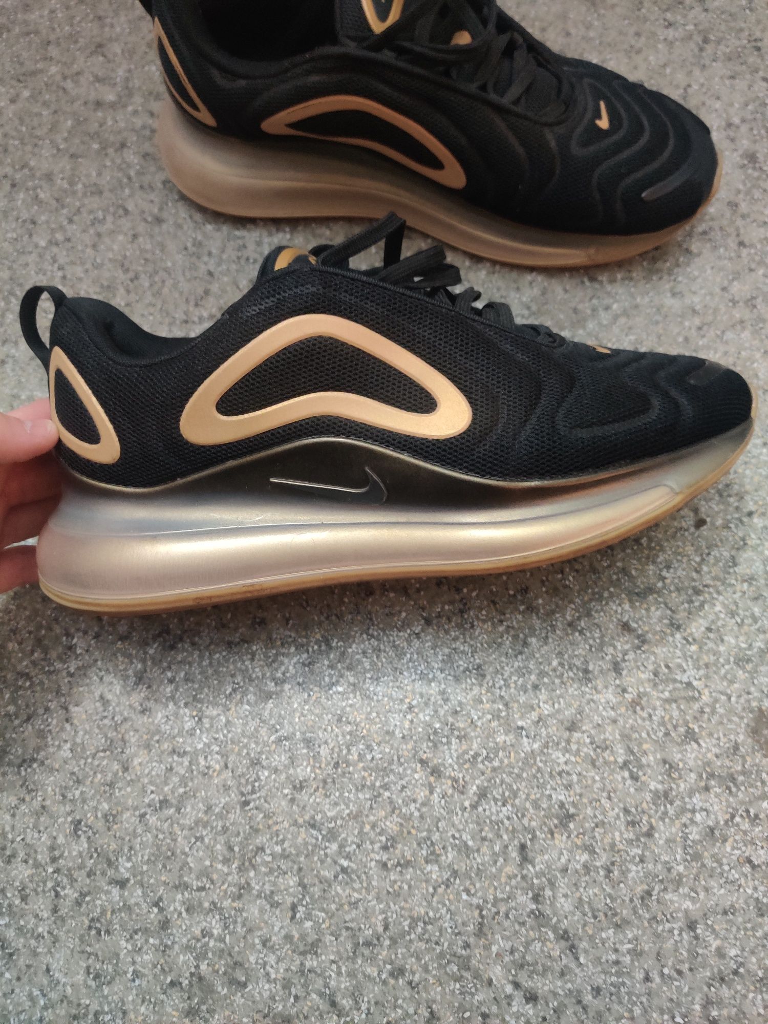 Nike air max store 720 black gold