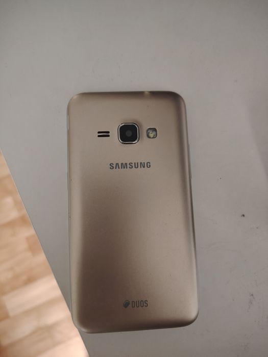 Sumsung galaxy j1  6