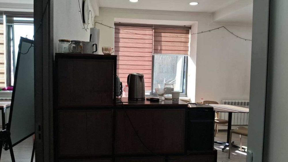 Сдается офис 150м2 3 кабинета и санузел в центре