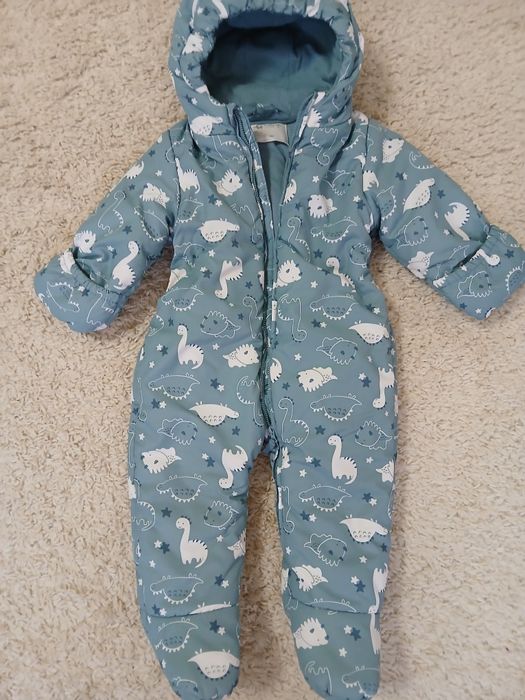 Продам комбинезоны детские б/у.