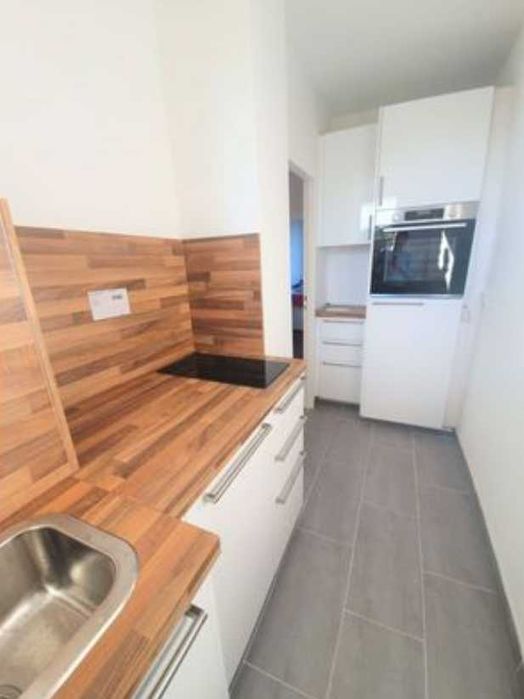 Дава се под наем Двустаен апартамент в Пловдив, Южен - 65 кв.м за 306 € - Снимка #1