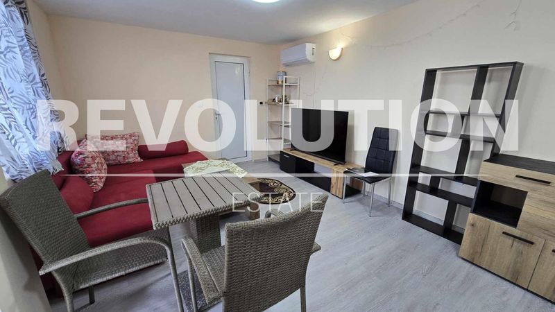 Етаж от къща в района на м-т Траката!