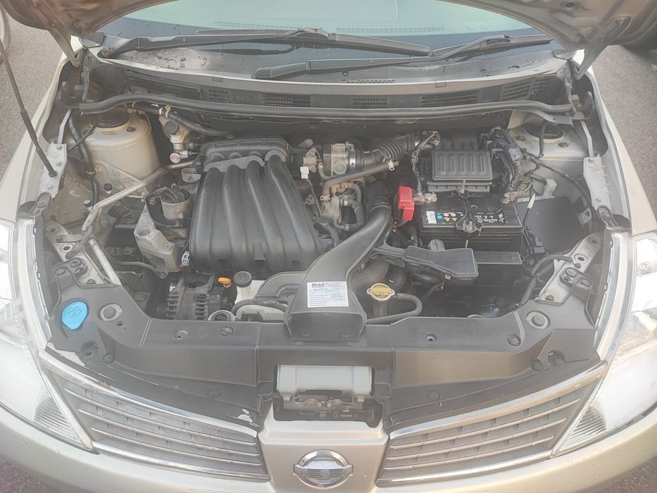 Ниссан тиида  авто