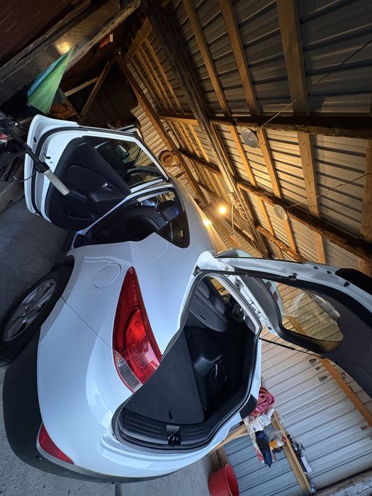 HYUNDAI ix35 2012 — imagine 3