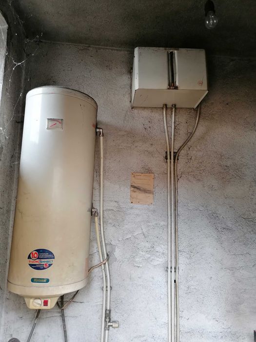 Къща с двор, кв.Волуяк