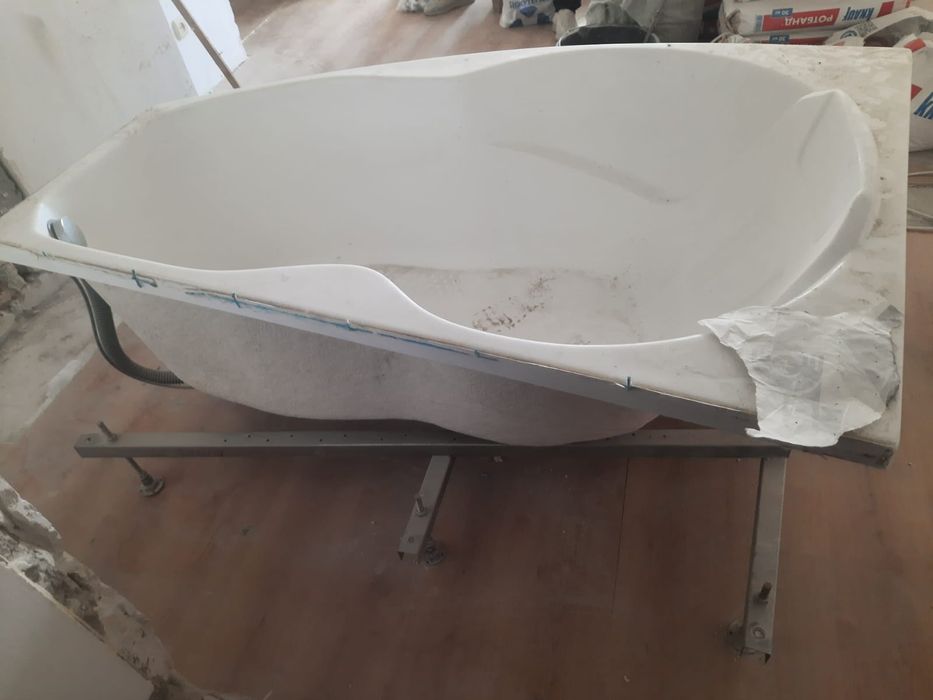 Ванна акриловая белая