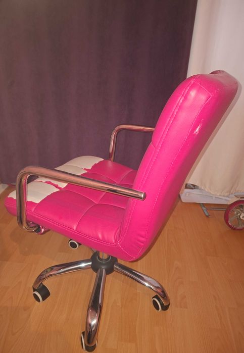 Детски стол / с повдигащ механизъм /