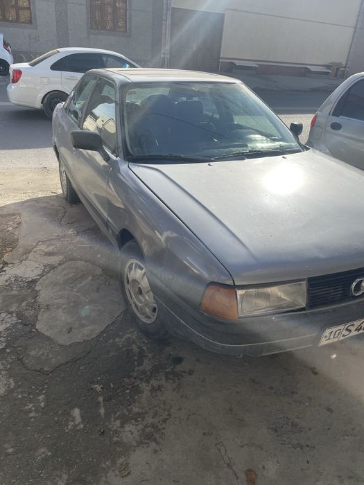 Srochna sotiladi Audi