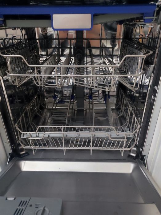 Посудамоющая машина