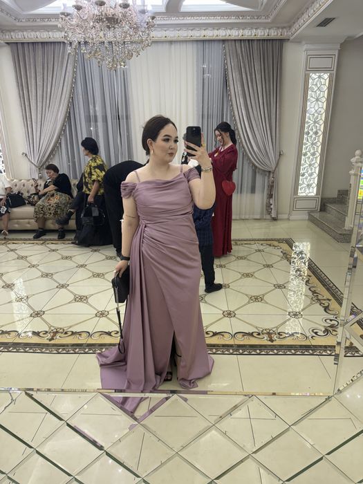 Продам вечерние платья на plus size