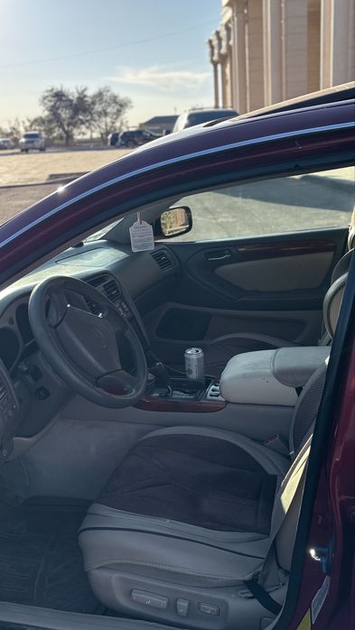 Продам машину Lexus GS 300