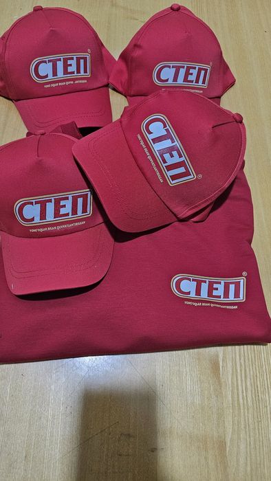 Все виды фудболок и кепок (с лого)   Фудболка ва кепкалар (лого билан)