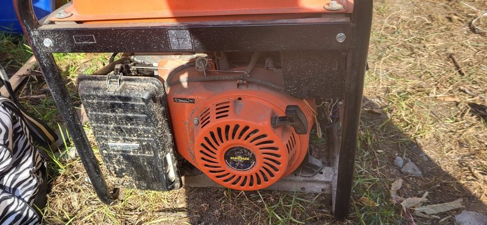 Срочно продам генератор