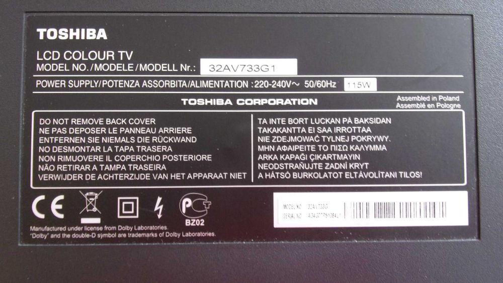 TV 32 inch Toshiba HD LED 1368 x 780 with remote controller - full working TV