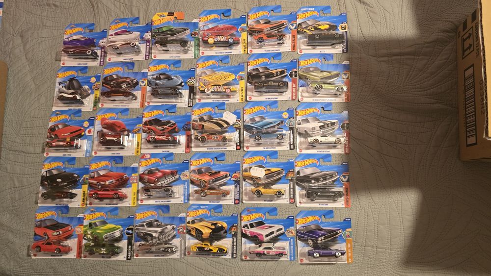 Hot wheels 30 bucati 270 alegeți poza