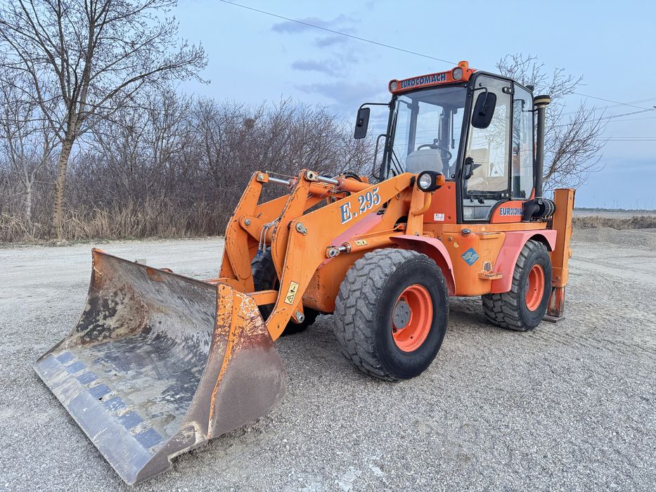 Buldoexcavator Eurocomach E 295 , 3100 ore , adus din italia