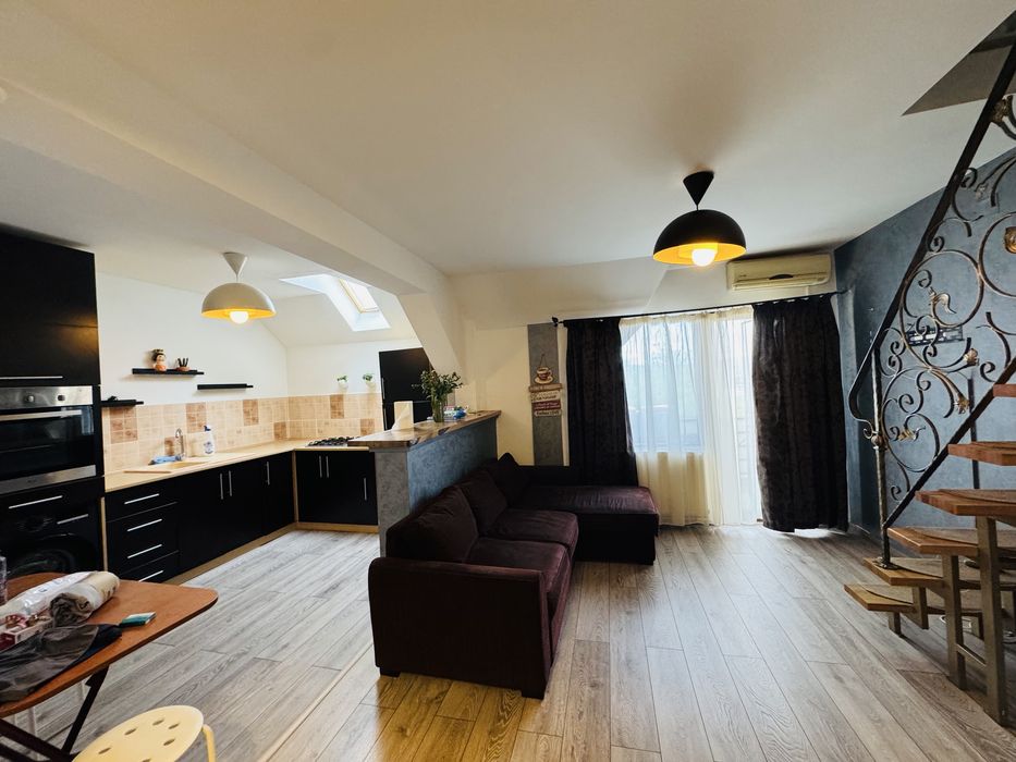 Inchiriez apartament cu  2 camere in regim hotelier