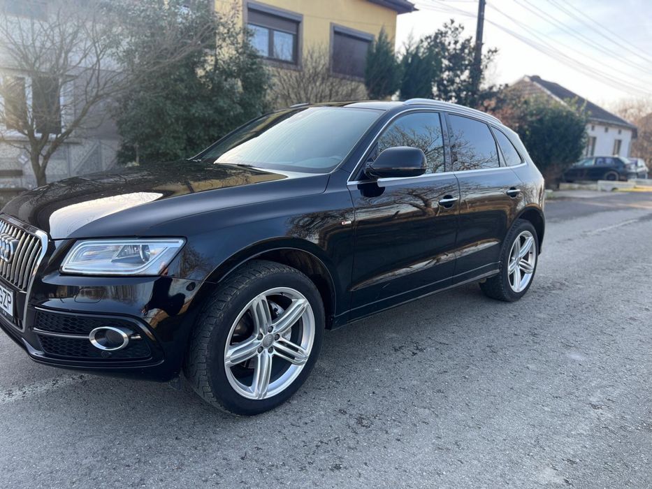 Audi Q5  3xs line vand sau schimb