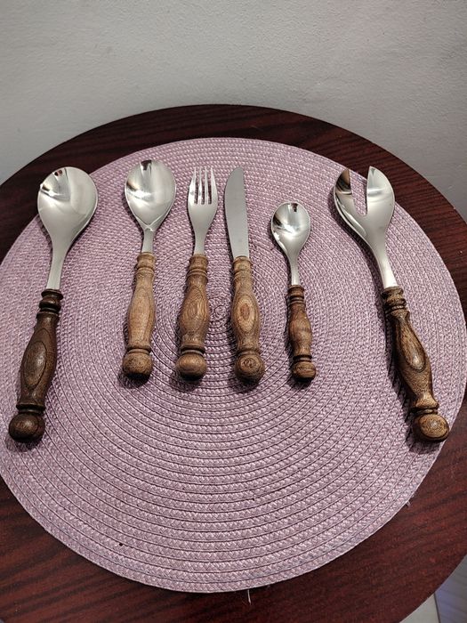 Superb set de tacâmuri WMF Burgund