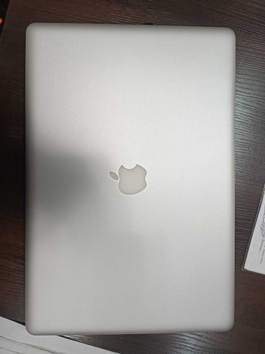 Продам ноутбук MacBook