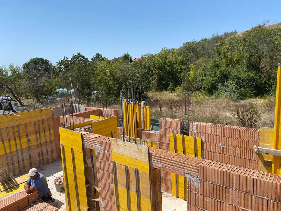 Фирма Недялков Инвест груб строеж, Огради, външни, и вътрешни ремонти